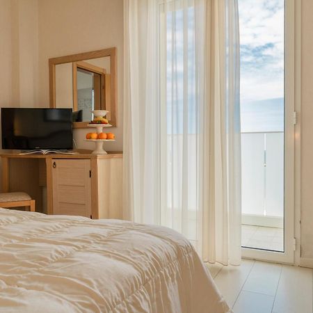 Hotel Mondial Bellaria-Igea Marina Exterior foto