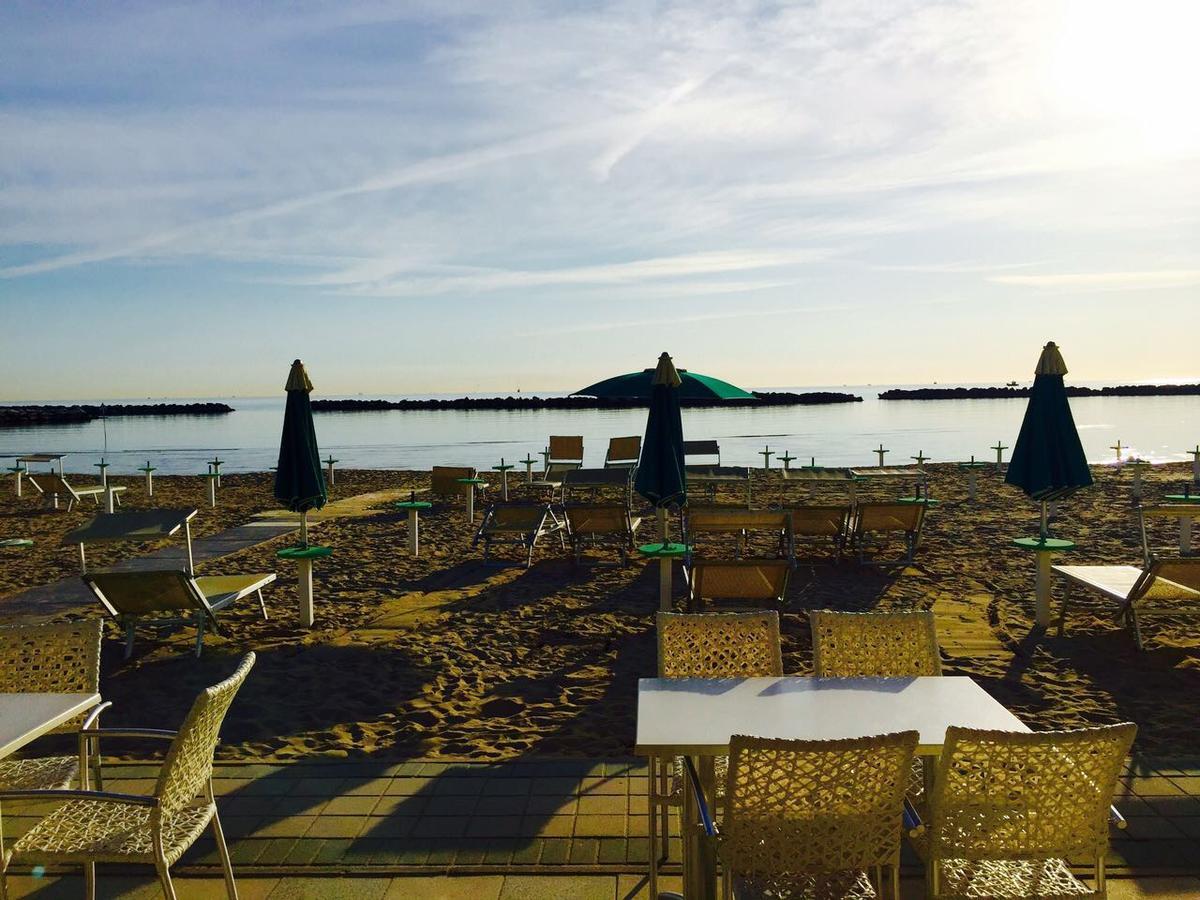 Hotel Mondial Bellaria-Igea Marina Exterior foto